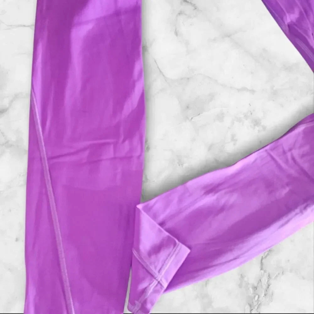 Lululemon Size 4 Purple Aligns with Pockets 30